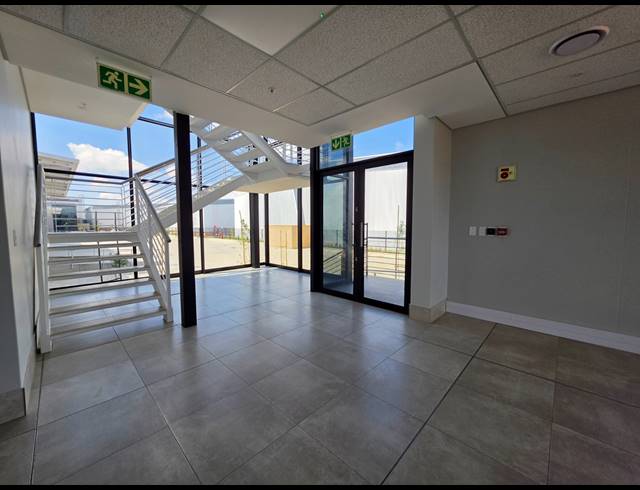 2,899M² WAREHOUSE TO LET IN AIRPORT PARK